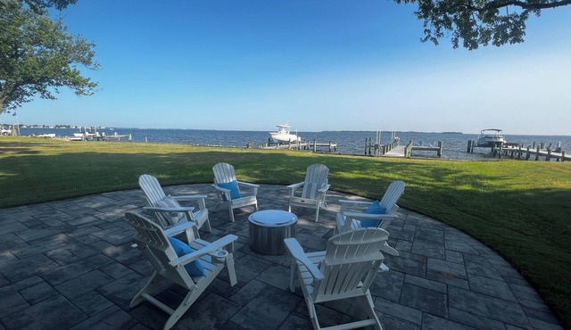 Bay Breeze - Charming 3BR Waterfront Home on the Chester River