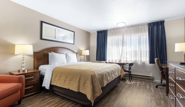 Bayside Inn & Suites