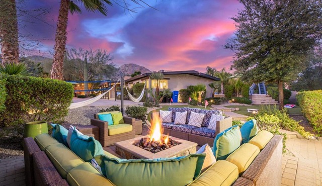 Beach House Feel in the Desert Family Mini Resort 2932