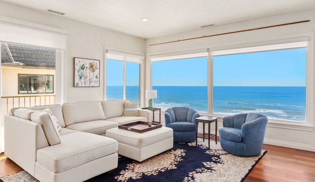 Beach View Beauty- Oceanfront Condo in Solana Beach, Easily Accessible