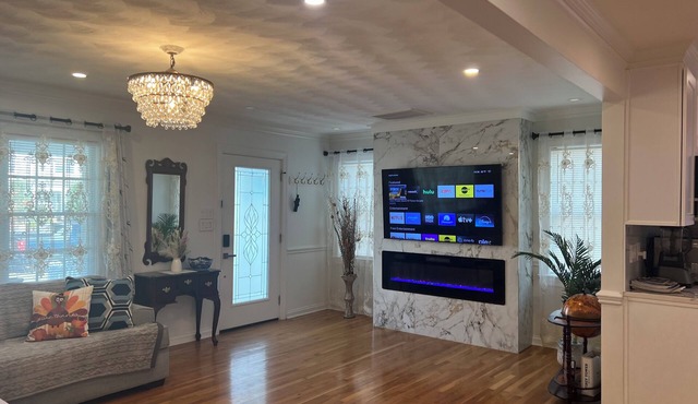 Beachside Escape 2-Bedroom Gem in Norfolk, Steps from the Sand, with AC and Wifi