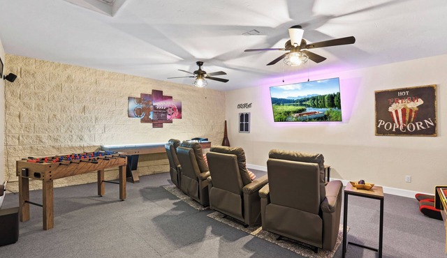 Bear Lake Cabin Too! Game room & movie theater!