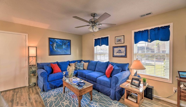Beaufort Pad w/Patio: 3 Blocks to Waterfront!