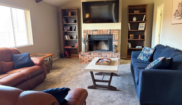 Beautiful 2-bedroom townhome on golf course in Mesa