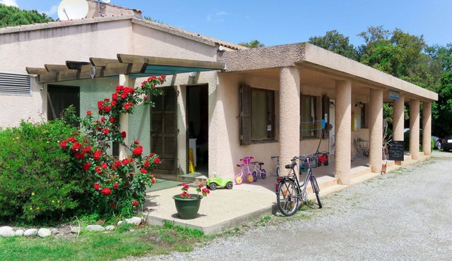 Beautiful apartment in villa for 6 guests with WIFI, A/C and terrace