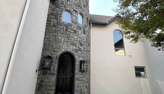 Beautiful Chateau by the Kings River and only minutes away from the Sierras.