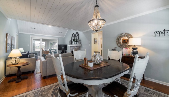Beautiful Cottage! Extra Full Bath! Golf Views! Amenity access included-2 dogs under 50# each
