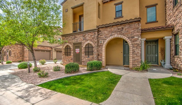 Beautiful Fully Furnished Chandler Condo for rent!