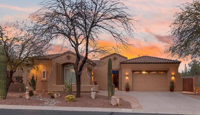Beautiful Gold Canyon home, Mt Views, Pool, Private setting