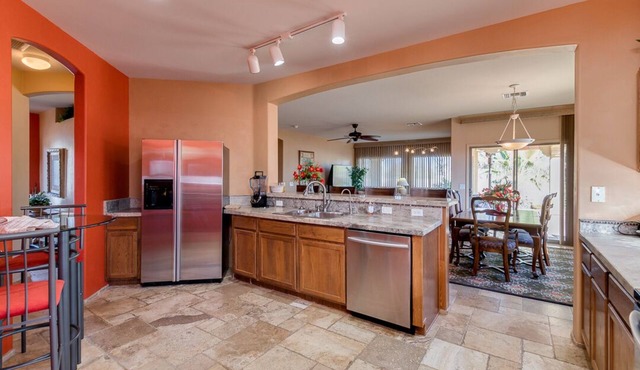 Beautiful home in a gated community on a golf course, w