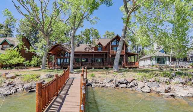 Beautiful Lakefront Luxury Cabin in The Shores at Rainbow Lake gated community