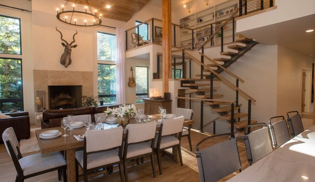 Beautiful new home near ski lifts in Warm Springs