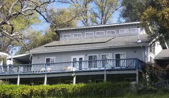 Beautiful Pet-Friendly Spacious Lodge near Yosemite & Lakes 9 Rooms/6BR/12 Beds