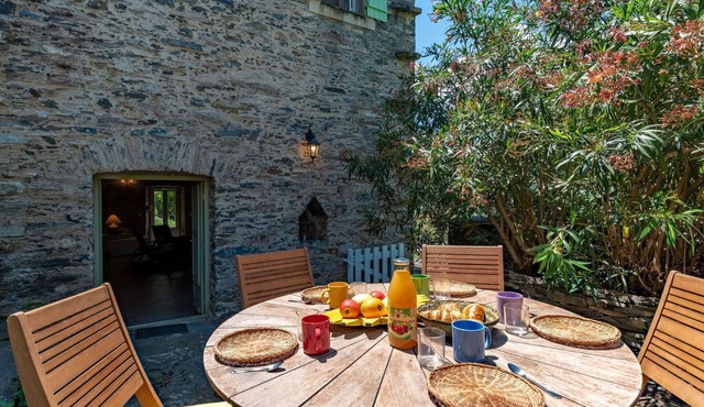 Beautiful private villa for 8 people with A/C, WIFI, patio and panoramic view