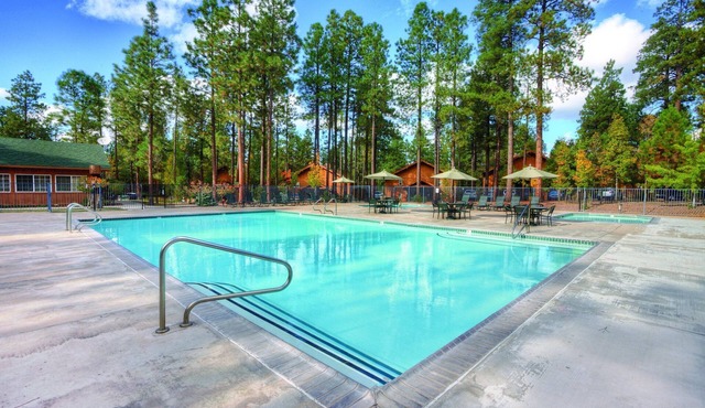 Beautiful resort in the heart of it all!