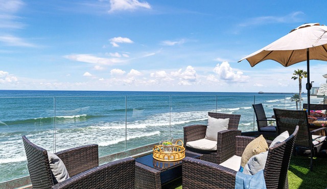 Beautiful UPPER LEVEL Pet-Friendly Oceanfront Duplex P1111-1