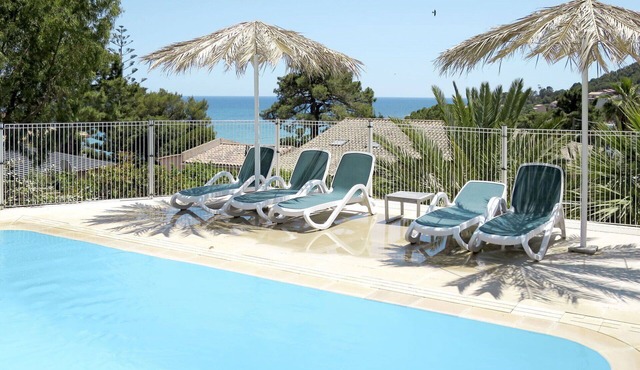 Beautiful villa for 6 guests with pool, A/C, WIFI, TV and terrace