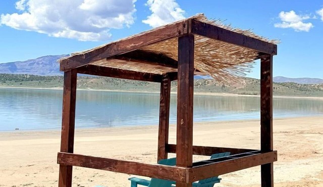 Beautifully Refurbished Airstream on Yuba Lake for a Unique Getaway in Nature in Utah