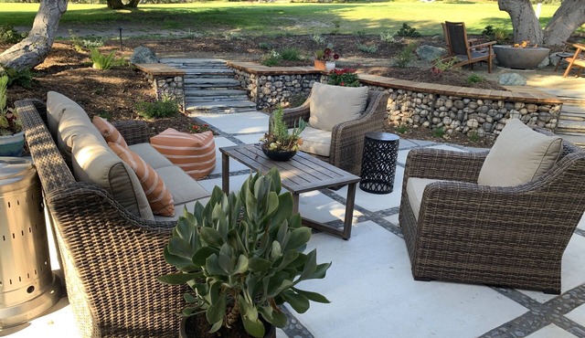 Beautifully remodeled, golf course home now accepting bookings.