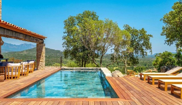 Bergerie 10pers mountain view heated pool
