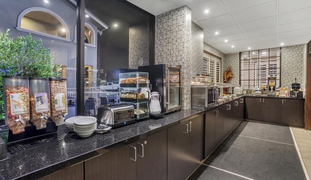 Best Western Plus Brookside Inn