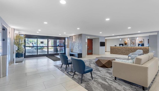 Best Western Plus Fresno Airport Hotel