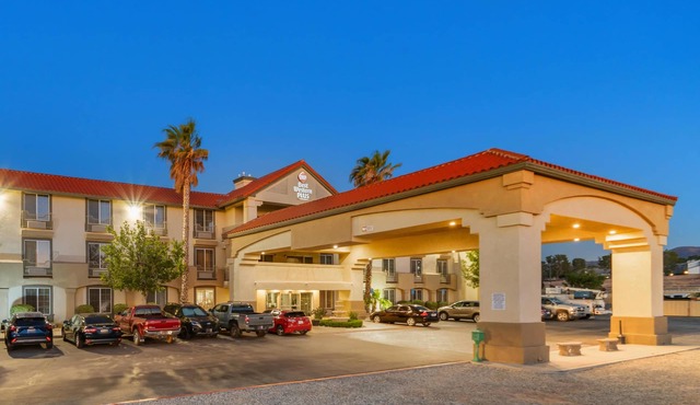 Best Western Plus John Jay Inn & Suites