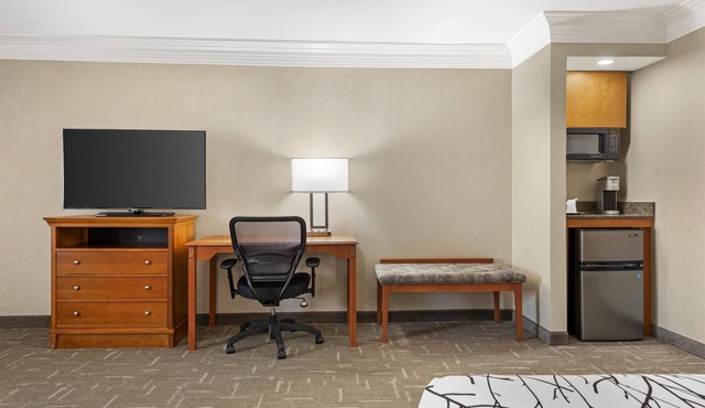 Best Western Plus Silver Saddle Inn