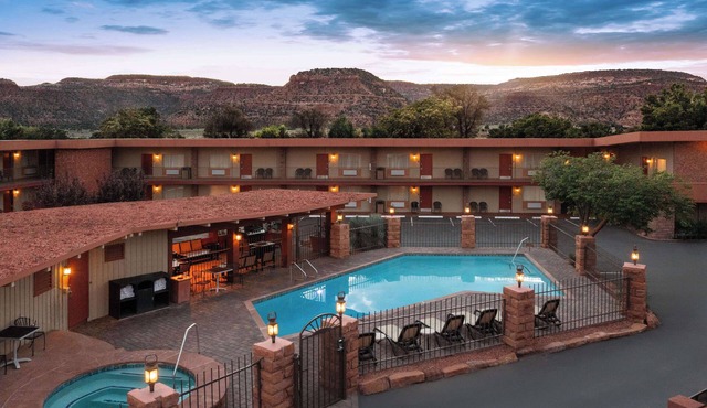 Best Western Red Hills