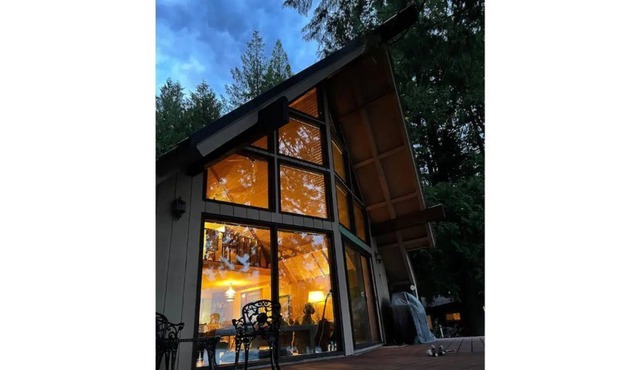 Big A-Frame Lake Front House w/ Kick Ass Views