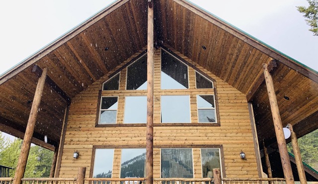 Bighorn Lodge-10 minutes to YNP+Hot tub+Wifi+AC