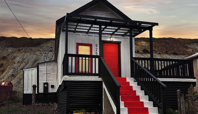 Bisbee Bungalow Games, Arcade & Mountain Views
