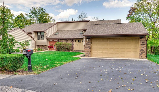 Bloomington & Indy Area Gem: Near Attractions!