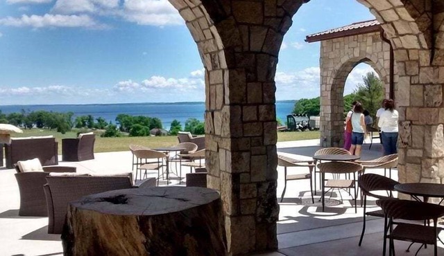Boardman Riverfront Retreat Close to Downtown TC 800