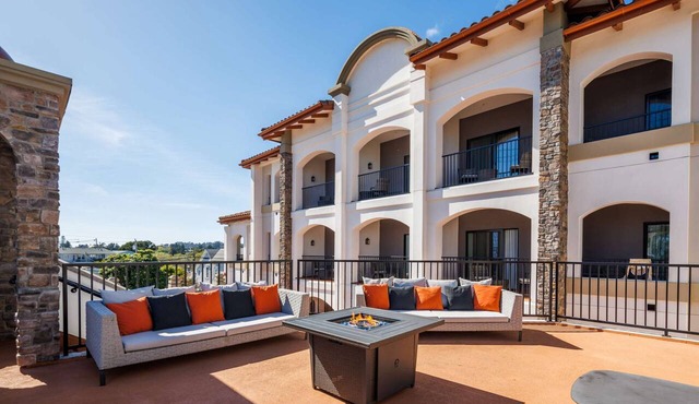 Boardwalk Area Stay | Heated Pool + Breakfast