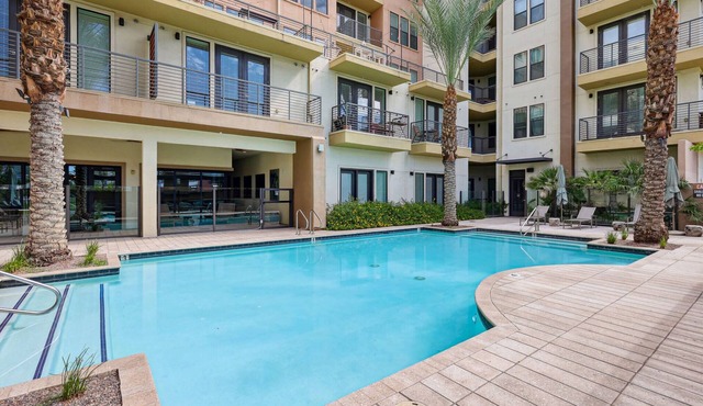 Boulevard Stays Modern Roosevelt Row Suite 1BR Pool, Gym 1