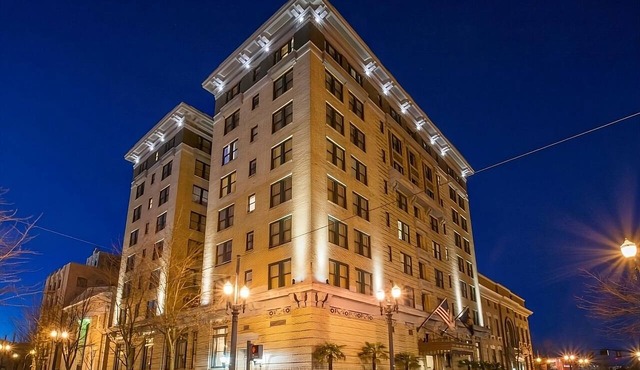 Boutique Hotel with Art, History, and Style in Portland! Enjoy On-site Bar!