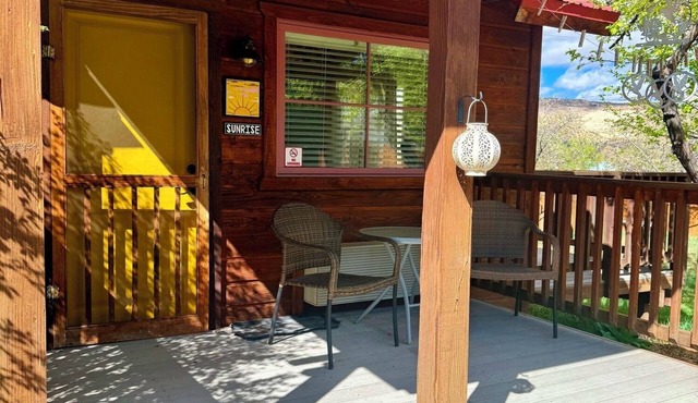 Boutique Retreat, Sunrise Room