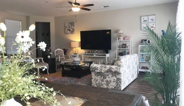 Brand New Home Close to Sequoia/w Tub & Games
