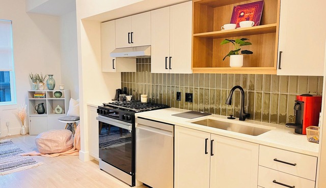 Brand-New Slabtown 1BR with Luxury Amenities, Fully-equipped Gym & Co-Work Space