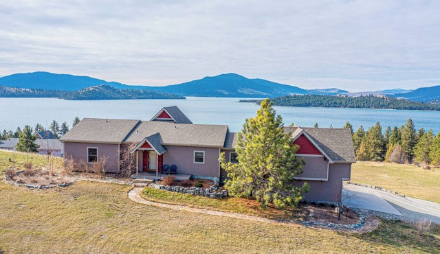 Breathtaking Mtn & Lake Views! Glacier Country Gem