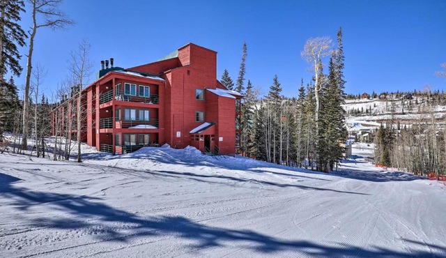 Brian Head Ski-In/Ski-Out Condo w/Resort Perks!
