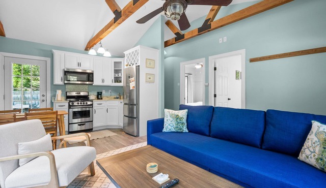 Bright Cape Cod Cottage, Half Mile to Beach