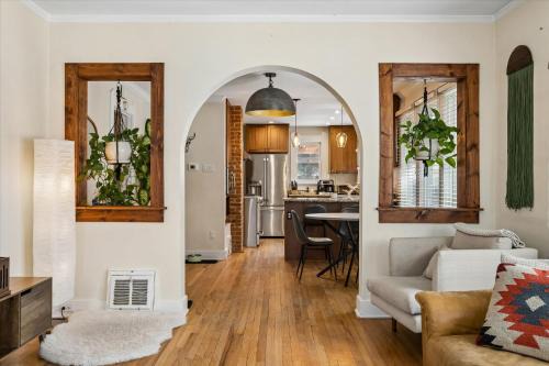 Bright & Modern Denver Home Quick Drive to Downtown