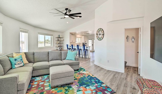 Bright & Modern Round House By Colorado River