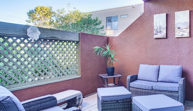 Bring Your Pet! Snowbird Haven w/Community Pool!
