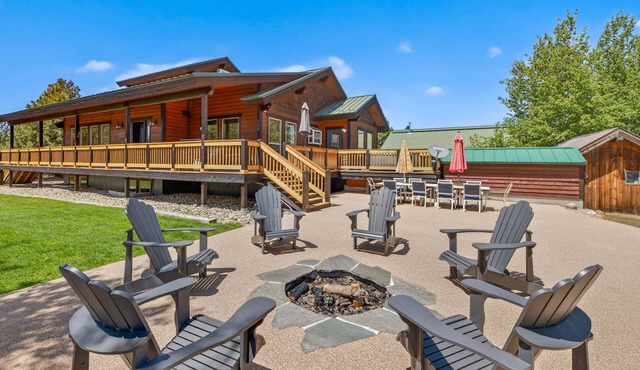 Broken Ridge Ranch - Massive home, sleeps 34 guests w/hot tub, game room, air conditioning