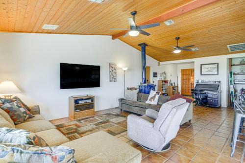 Bullhead City Home w/Views, Close to Lake Mohave!