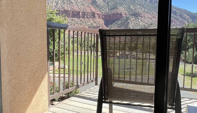 Bumbleberry Inn