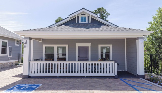 Bungalow #4 by Polo House and Bungalows